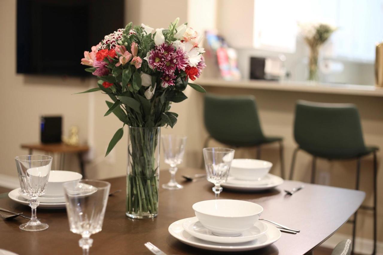 Nomad Retreat King Bed Boutique Condo W Garage 게인즈빌 외부 사진
