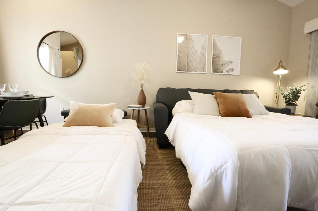 Nomad Retreat King Bed Boutique Condo W Garage 게인즈빌 외부 사진