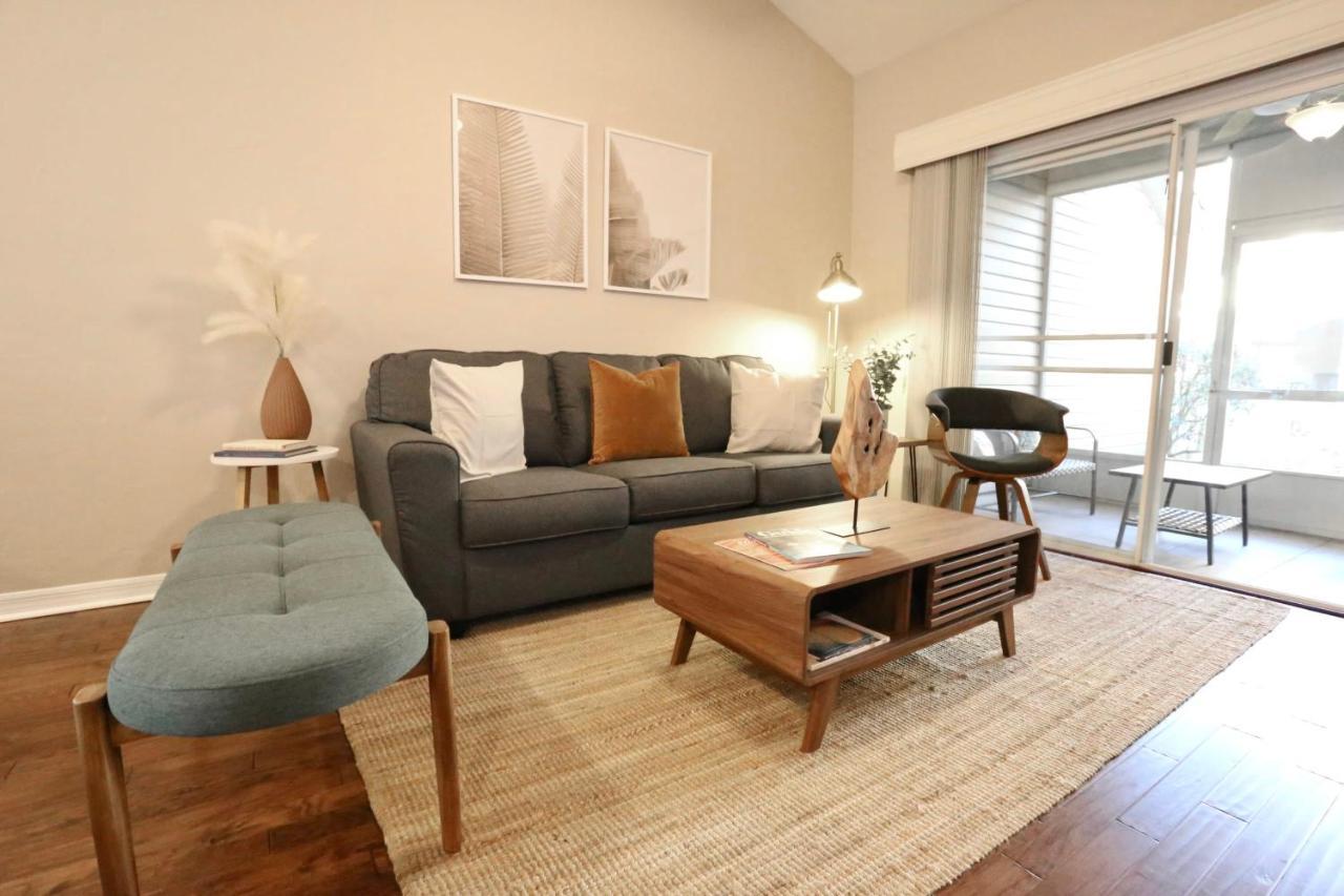 Nomad Retreat King Bed Boutique Condo W Garage 게인즈빌 외부 사진