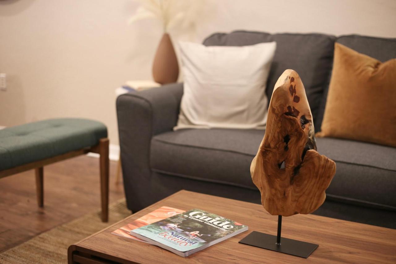Nomad Retreat King Bed Boutique Condo W Garage 게인즈빌 외부 사진