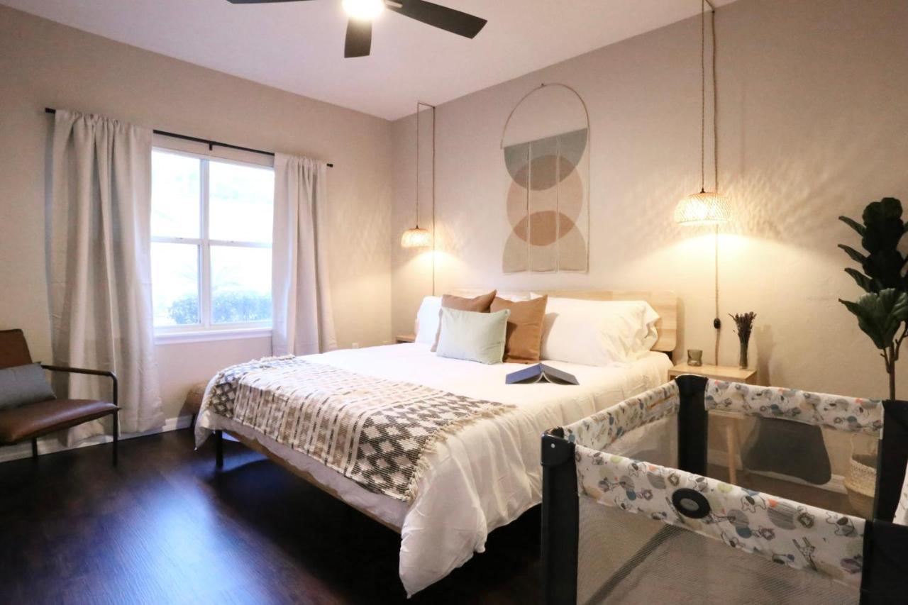 Nomad Retreat King Bed Boutique Condo W Garage 게인즈빌 외부 사진